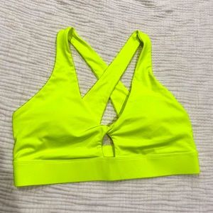 🔴 SOLD Fabletics oasis twist medium impact sports bra